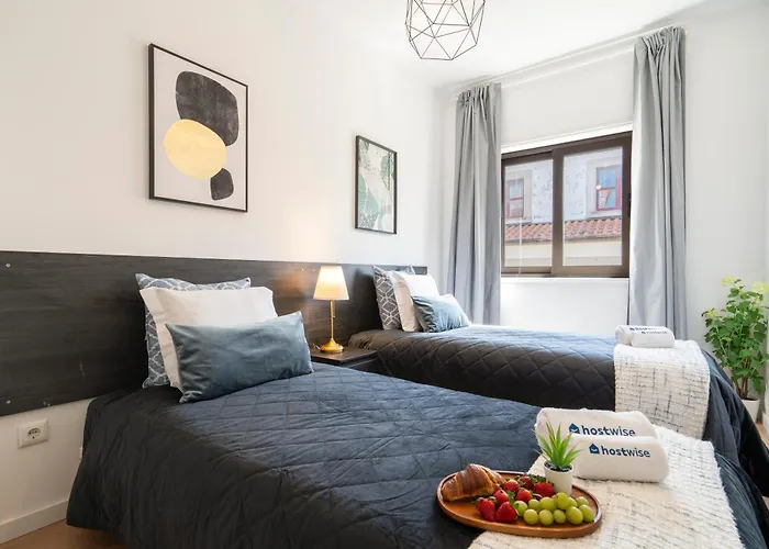 Host Wise - Comfy Minimalist Flat